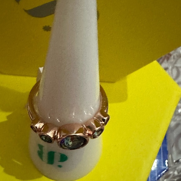 Rose gold plated rainbow topaz size 7 BP ring - Picture 2 of 5